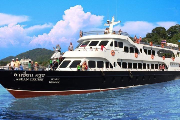 Phi Phi Island One Day Tour by Ferry Boat