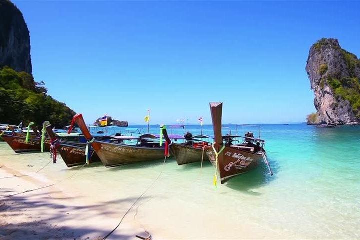 Phuket Coral & Racha Island Tour by Speedboat with Lunch
