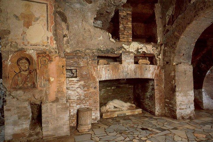 Castelgandolfo Pontifical Villas - Summer Residence of the Pope and Catacombs Shore Excursion from Civitavecchia Port