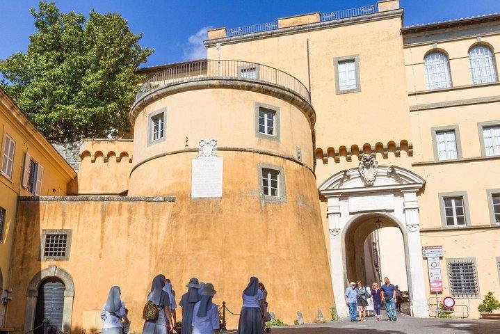 Castelgandolfo Pontifical Villas - Summer Residence of the Pope and Catacombs Shore Excursion from Civitavecchia Port