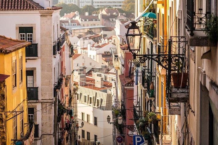 Lisbon: Hop-On Hop-Off Tour Bus with Three Routes Including Tram