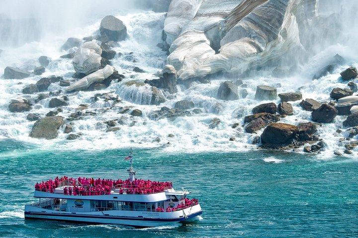Toronto: Niagara Falls Sightseeing Tour + Boat, Journey & Lunch