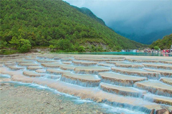 Private Tour: Jade Dragon Snow Mountain and Yuhu Village from Lijiang