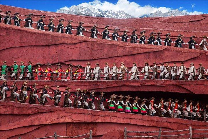 Private Tour: Jade Dragon Snow Mountain and Yuhu Village from Lijiang