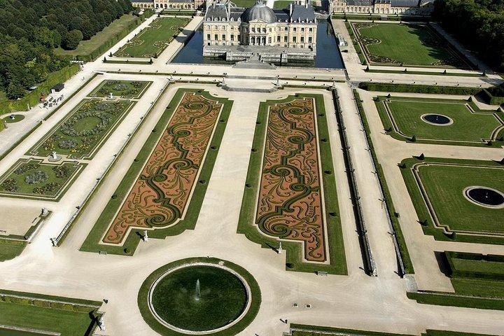 Vaux-Le-Vicomte Castle - Transportation Private Trip