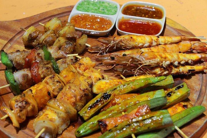 The Pho Trail – a morning walking tour