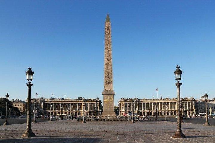 Paris By Day - Motion Tour - Private Tour