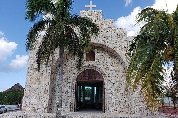 Cozumel Cultural Jeep Tour with Mayan Village and Mexican Lunch