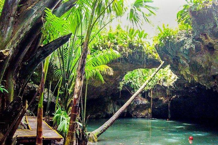 Cozumel Jeep Adventure to Jade Caverns with Lunch and Snorkel