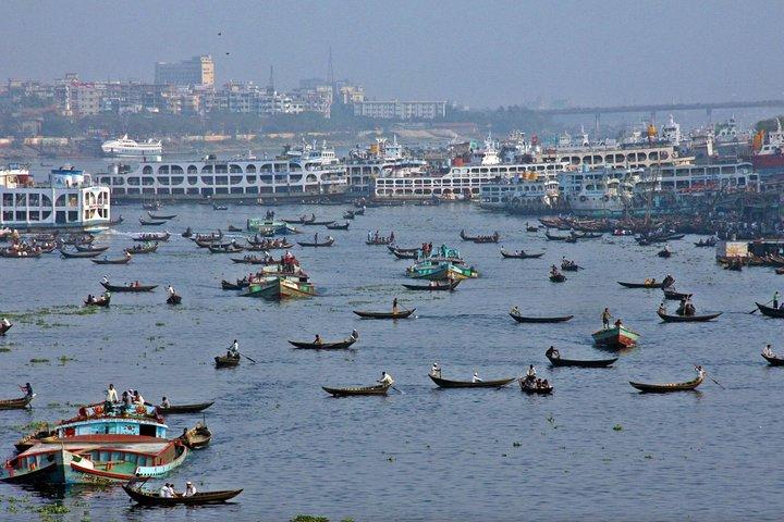 Explore Dhaka City in a Local Way !!