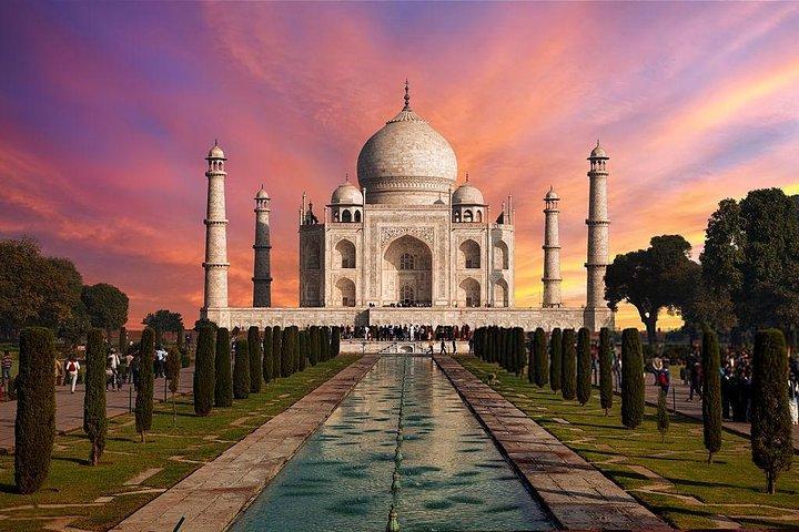 Taj Mahal and Agra Fort Tour From Delhi By Car