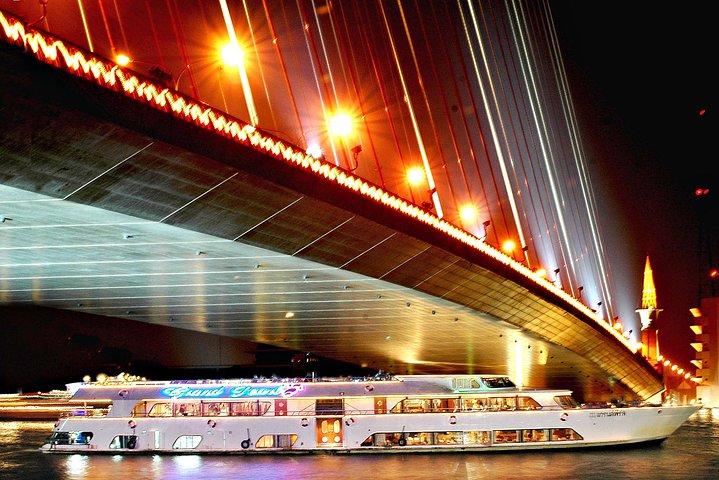 Grand Pearl Dinner Cruise on Bangkok River (with Hotel transfers)