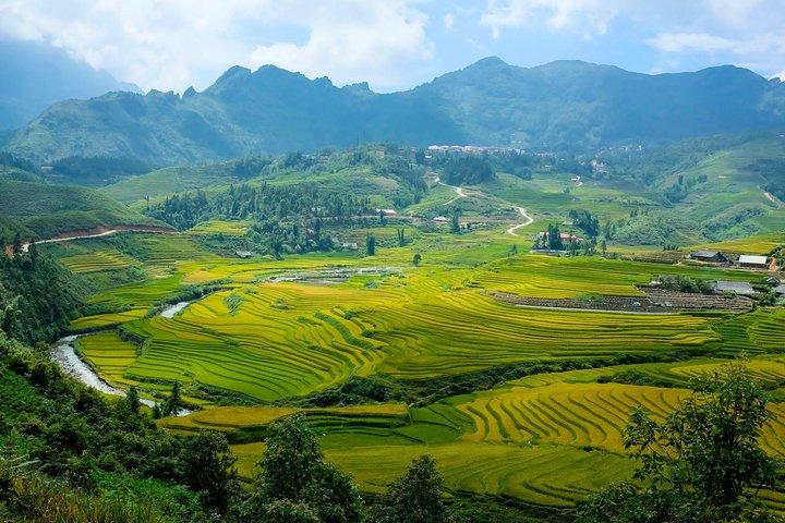 The best view and most authentic tour in Sapa (Non Touristy)