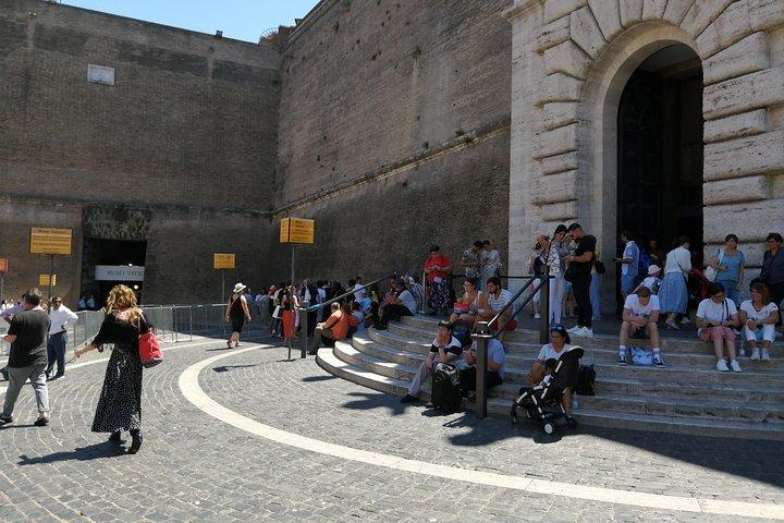 Sistine Chapel & Vatican Guided Tour with Fast track Entrance