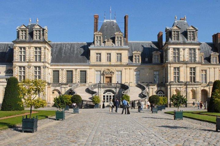Fontainebleau Castle - Transportation Private Trip
