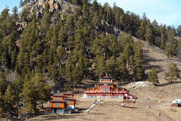 Day Coach Tour of Aglag Buteel Monastery and Meditation Center Including Lunch