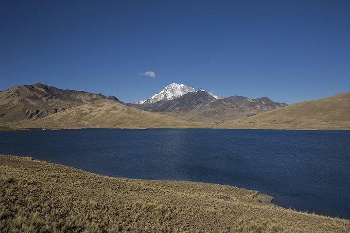 CONDORIRI Mountain Range and Lagoons Full day Trekking. Spanish guide.