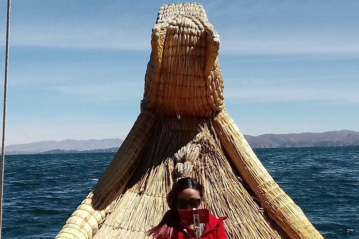 EL Lago Titikaka ( Navegando en las Balsas de Totora )