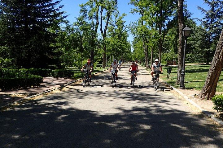 Private Madrid City Tour | Regular Bike/E-Bike | Groups from 32€