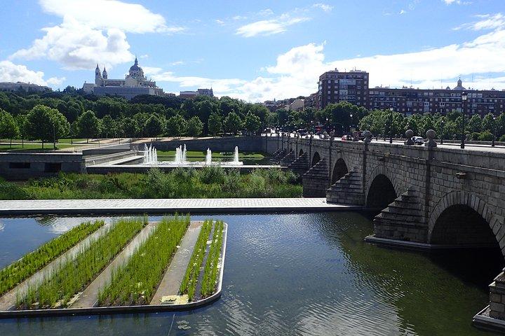 Private Madrid City Tour | Regular Bike/E-Bike | Groups from 32€