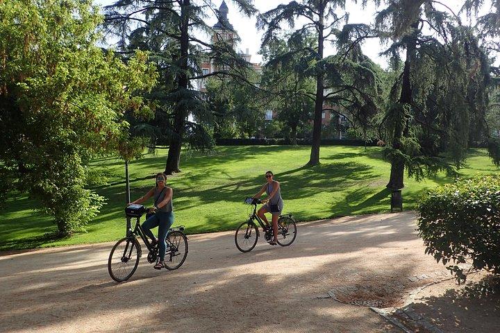 Private Madrid City Tour | Regular Bike/E-Bike | Groups from 32€