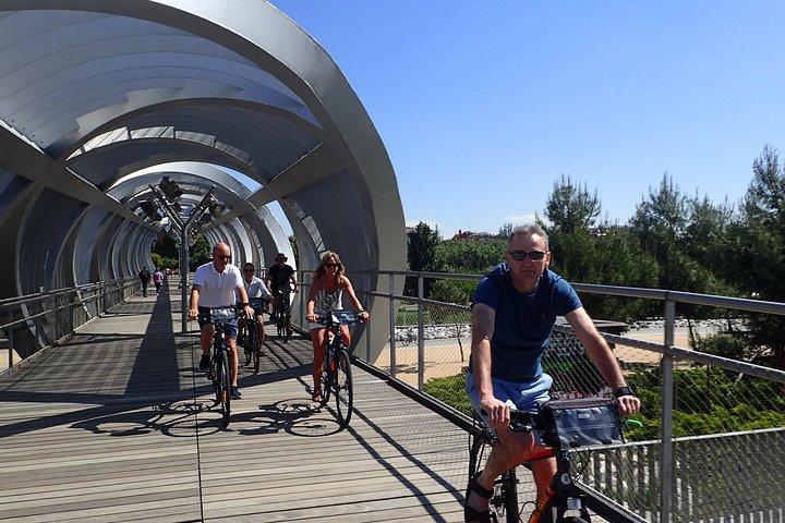 Madrid City Tour | Regular Bike or E-Bike | Reduced Groups