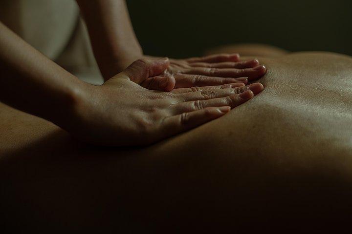 Traditional Head, Back & Shoulder Massage in Siem Reap