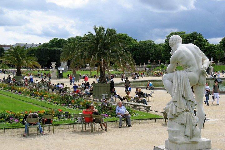 Paris Luxembourg Gardens Highlights Small-Group Walking Tour