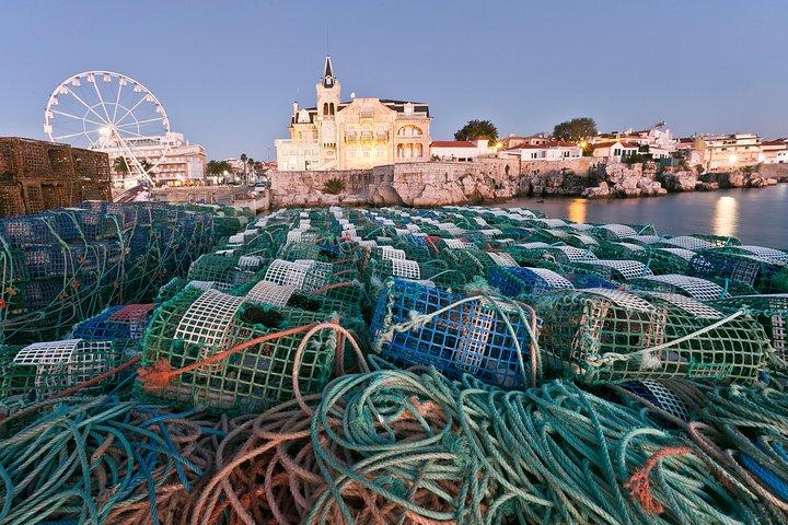 Cascais: Glamour and Decay by The Lisbon Coastline - Private Tour