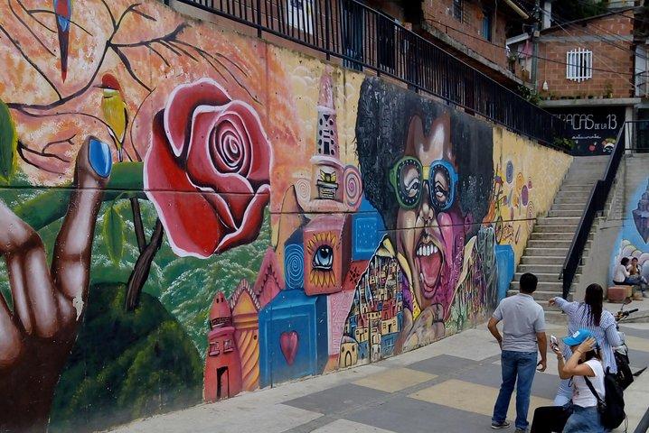 Coffee Tour & comuna 13 & cable car