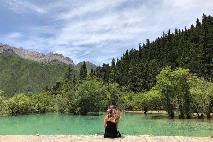 Private 3Day Jiuzhaigou&Huanglong Tour by Fast Train from Chengdu