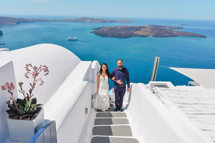 Santorini Private One Hour Photoshoot & Entry Blue dome