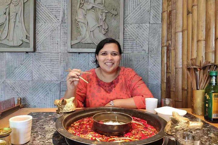 Private Half-Day Tour in Sichuan Culture Show with Hot Pot Dinner in Chengdu