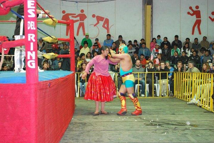 The cholitas wrestling show with transportation