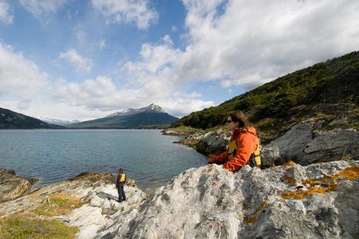Ushuaia: Full day Trekking and Canoeing in Tierra del Fuego National Park