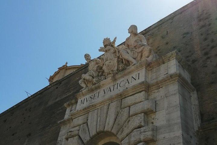 Sistine Chapel & Vatican Guided Tour with Fast track Entrance