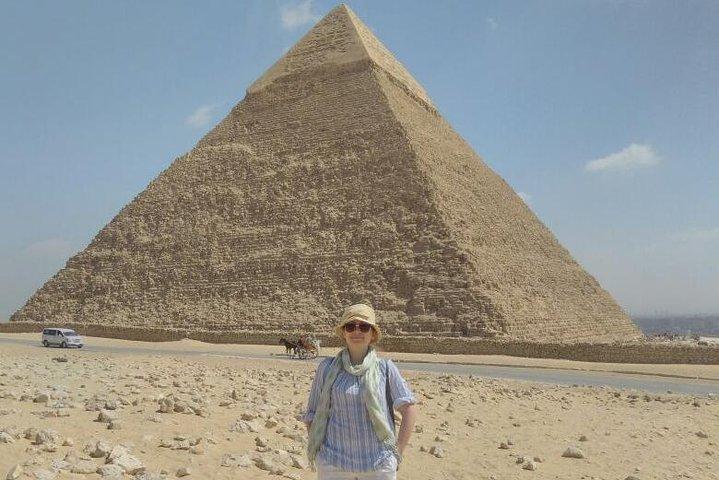 Daily tour to Giza pyramids for layover passengers