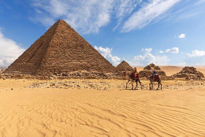 Cairo: Great Pyramids, Sphinx, Valley Temple and Boat Museum