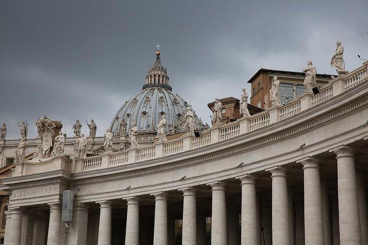 AWESOME Rome in a day Private: Vatican, Colosseum, Squares Lunch