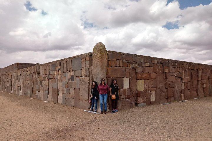Puma Punku - Tiwanaku - Titikaka ( La ruta del Dios Blanco )