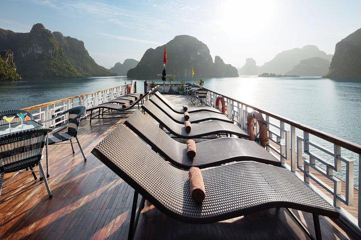 Ha Long Bay 2D1N on a 3-Star Cruise