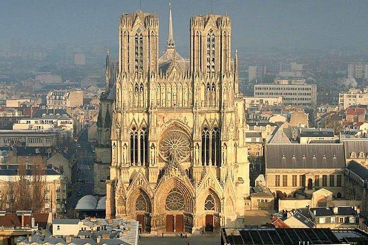 Private Day-trip in Champagne from Paris : winery, tastings and Reims cathedral