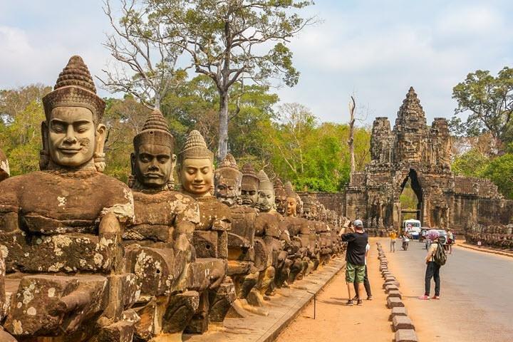 Angkor Wat Sunrise or Sunset Tour from Siem Reap with Guide