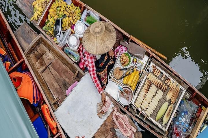 Damnoen Floating Market & Optional Erawan Water Waterfall Tour