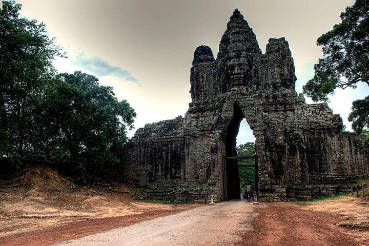 Angkor Wat Sunrise Guided Join-In Tour/Private Tour