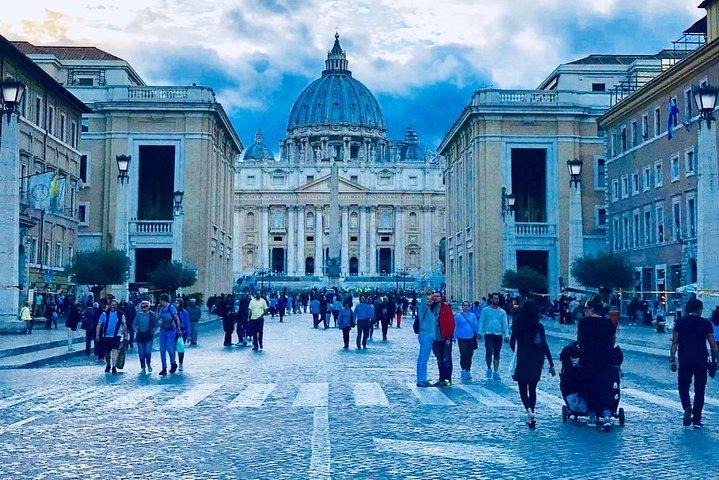 Skip-The-Line Tour: Vatican Museum & Sistine Chapel