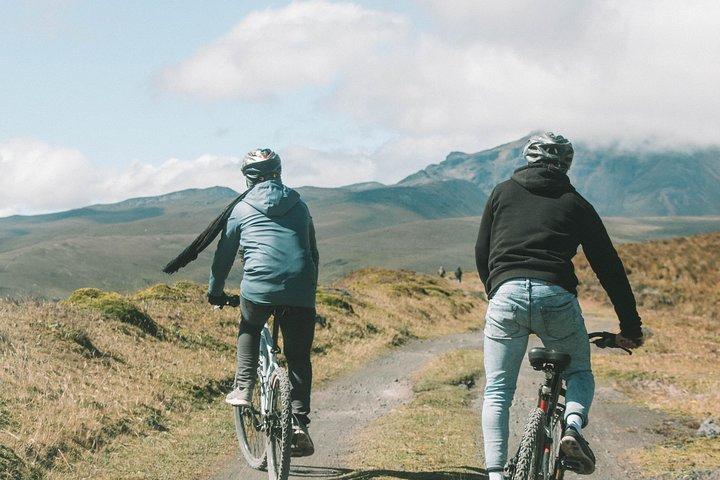 Cotopaxi National Park Hiking & Biking Tour