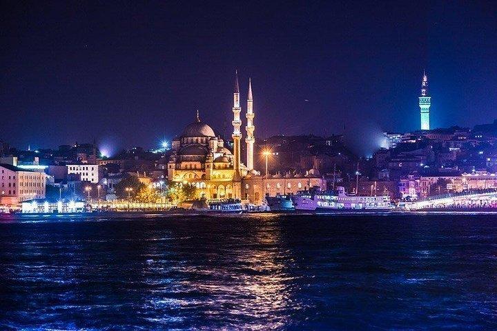 Stage Front Bosphorus Dinner Cruise with Pickup & Drinks included