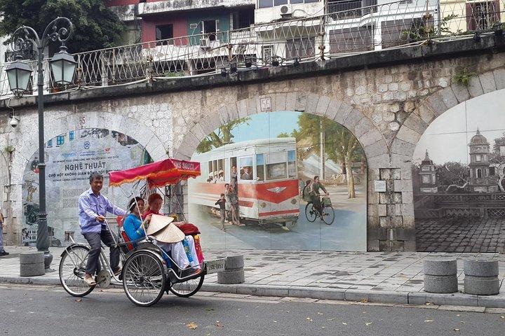 HANOI CULTURAL DISCOVERY TOUR ( "5 in 1" 4 hours - Special Package!)