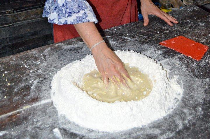 Sri Lankan Traditional Bakery Experience from Panadura